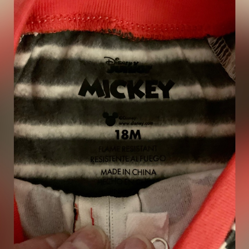 NWT Disney Mickey Blanket Sleeper Sz 18 Mo Red Black White - Picture 5 of 10